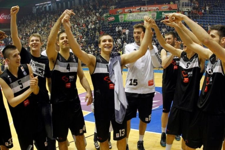 SAMO JEDAN KORAK GA DELI OD PARTIZANA: Grobari ga obožavaju, on je stigao u Beogradu, a gde je potpis? (VIDEO)