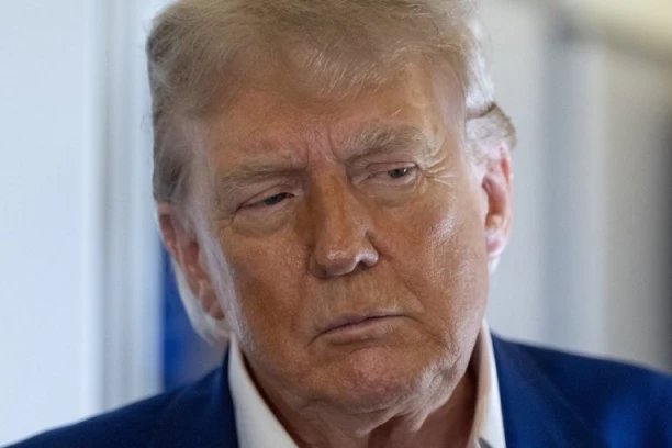 DONALD TRAMP U CENTRU SKANDALA ! Predsednik Amerike zloupotrebio položaj?