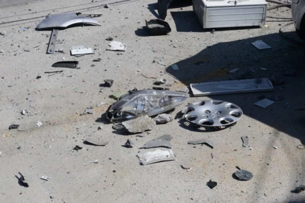 OTKRIVAMO! OVO JE POGINULI MLADIĆ KOD ADE! Nikola pozajmio automobil od druga, pa nastradao u JEZIVOJ nesreći! DVE DEVOJKE POVREĐENE!