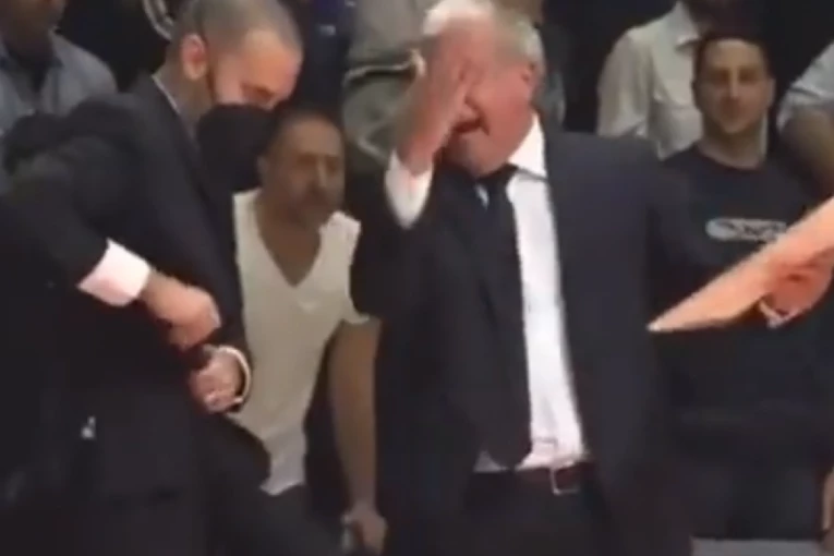 SCENA ZAPALILA INTERNET: Obradović URLAO na Karaičića koji ne može da mu nađe marker, Bogdan se tada POGUBIO! (VIDEO)