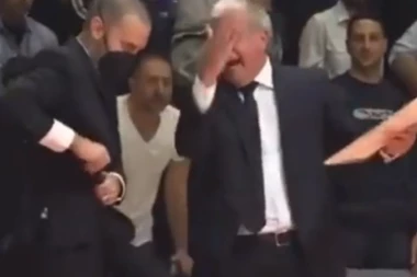 SCENA ZAPALILA INTERNET: Obradović URLAO na Karaičića koji ne može da mu nađe marker, Bogdan se tada POGUBIO! (VIDEO)