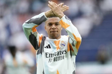 MBAPE UBIJA BOGA U "SVECIMA", ODRAĆE IH: Fudbaler Reala tužio PSŽ, optužbe su ozbiljne