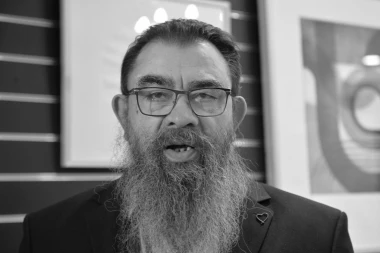 SRBIJA OSTALA BEZ VELIKANA! Umro Dragoljub Acković!