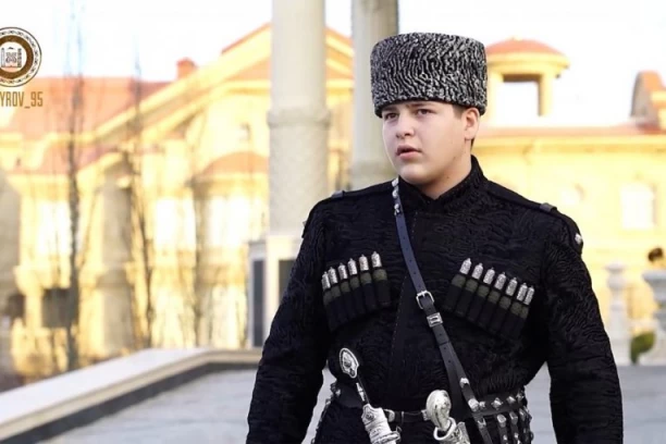 ZAPEVAJMO, BRAĆO MILA... Ramzan Kadirov ženi sina - prebio čoveka u zatvoru, a Putin ga odlikuje gde stigne