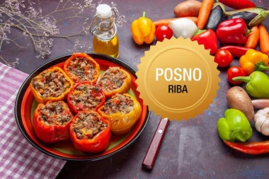 OVE PUNJENE PAPRIKE MORATE PROBATI, NIKO NE VERUJE DA SU POSNE: Očaravajući ukus dimljenog šarana sa žitom i orasima