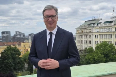 VUČIĆ SUTRA NA PROMOCIJI NAJMLAĐIH OFICIRA VOJSKE SRBIJE! Predsednik u kasarni "General Jovan Mišković“ na Banjici