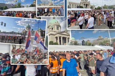 DOSTOJANSTVENO, PONOSNO, DOSTOJNO KOSOVSKOG ZAVETA! Završeno književno popodne ispred Skupštine! Vučević poručio Vučiću: "SVIRAJ KRAJ OBOJENOJ REVOLUCIJI"! (FOTO)