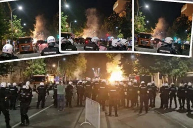 BACAJU PETARDE, PALE BAKLJE, ŽANDARMERIJA MORALA DA NAPRAVI KORDON I U KNEZA MILOŠA! Divljanje blokadera se nastavlja, postaju sve agresivniji! (VIDEO)