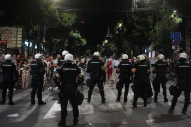 BLOKADERI NA KOLENIMA! SADA SE VIDI KOLIKO MRZE SRBIJU! I večeras blokiraju grad - OVO SU IM CILJEVI