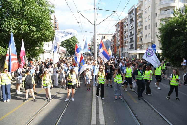 BORBA ZA FOTELJE JE POČELA! Studenti-blokaderi i profesori se utrkuju - svi smo znali da će ovo desiti! (VIDEO)