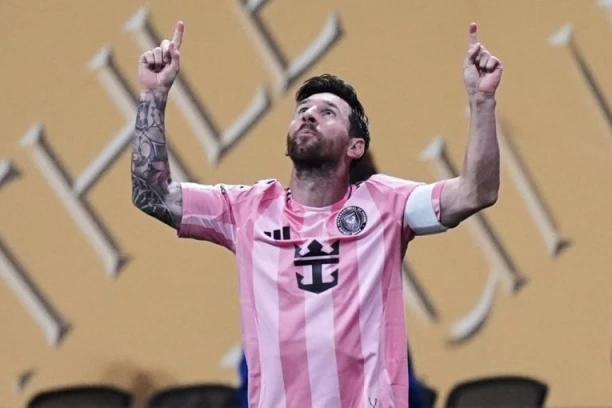 KRAJ JEDNE ERE: Mesi u suzama OTPLESAO POSLEDNJI PLES - cela nacija plače za njim!