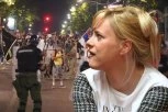 ŽAKLINA TATALOVIĆ POČELA DA VREĐA BLOKADERE! I opozicionim novinarima se smučilo divljanje "Budite malo normalni" (VIDEO)