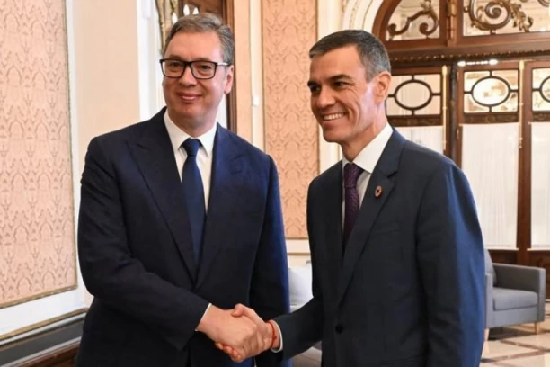 "OTVORENO O SVIM VAŽNIM PITANJIMA SA PRIJATELJEM SANČEZOM"! Vučić stigao u Sevilju, već imao važne sastanke! (VIDEO/FOTO)