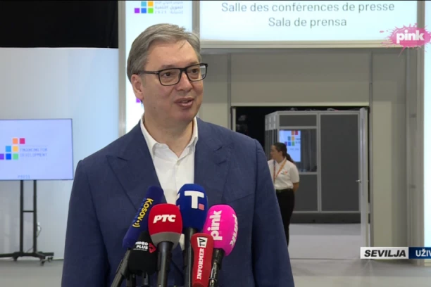 "ČEKA ME BILATERALNI SASTANAK SA MAKRONOM" Vučić iz Sevilje: Imao sam dug razgovor sa Ursulom fon der Lajen