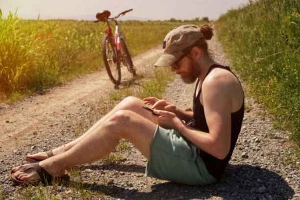 ŠOKANTNO: Dostavljao po Beogradu, a sad njemu dostavljaju Mai Tai na Tajlandu i to samo zbog ovoga...