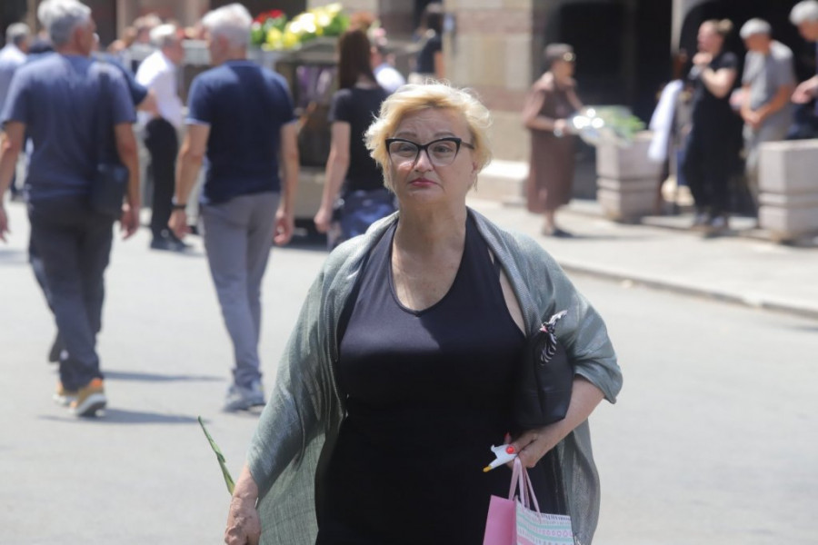 OPROSTIO JOJ JE SVA ŠARANJA! Bivša učenica Elite ŽESTOKO oplela po Teodori i Bebici: Ona ga smatra portčkom!