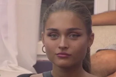 ĆELAVO IZDANJE SOFI TIKAČENKO TIK PRED FINALE: Šokirala izgledom - razlog ovog poteza će vas ostaviti bez teksta!