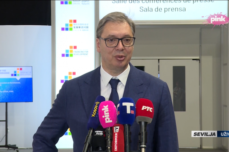 "SVAKOM ČOVEKU JE JASNO KOLIKO JE NOVCA ULOŽENO U RUŠENJE DRŽAVE, ALI NEĆE IM PROĆI"! Vučić iz Sevilje o blokaderima: "SVAKI DAN ČINE KRIVIČNA DELA"!