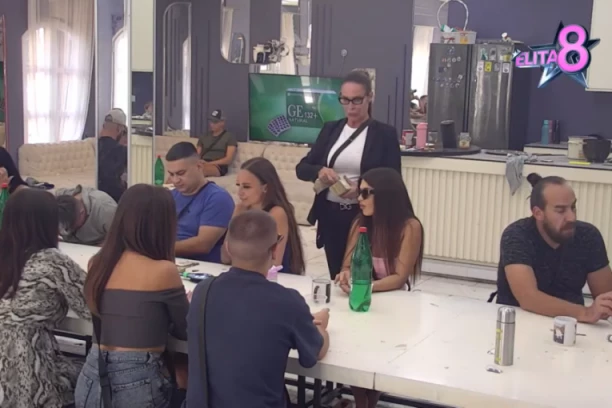 REKLA SI ZA MOG SINA DA JE OVEREN! Kačavenda ŽESTOKO udarila na Enu: "Sa mnom si ušla u žestok rat"! (VIDEO)