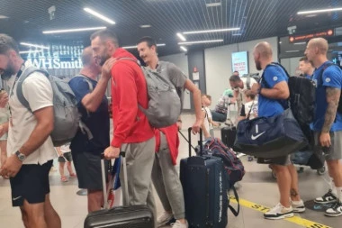 SPORTISSIMO PAPARAZZO! Srpski basketaši stigli u Beograd (FOTO)