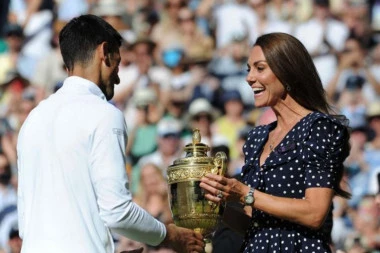 KEJT MIDLTON ZABRANILI DA GLEDA NOVAKA ĐOKOVIĆA NA VIMBLDONU! Prekinuta tradicija: "Rekli su mi da ni slučajno ne dolazim!"