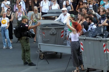 JASNO JE ZAŠTO ZLOUPOTREBLJAVAJU POZICIJE! Ko se krije iza BLOKADERA - oni iz senke hoće da prosperiraju!