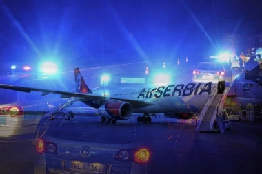 UHAPŠEN! Poznato ko je uputio lažnu dojavu o bombi u avionu "Er Srbije"! CEO SAOBRAĆAJ NA AERODROMU U TIVTU BIO OBUSTAVLJEN!