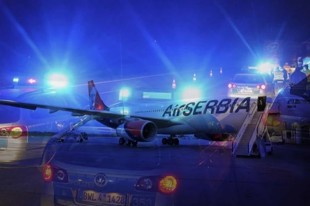 UHAPŠEN! Poznato ko je uputio lažnu dojavu o bombi u avionu "Er Srbije"! CEO SAOBRAĆAJ NA AERODROMU U TIVTU BIO OBUSTAVLJEN!