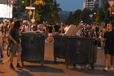 KOLAPS U BEOGRADU! Povučen gradski prevoz u prestonici ZBOG BLOKADERA!