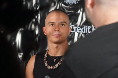 OVO GLEDATE NA SOPSTVENU ODGOVORNOST! Devojke obnevidele zbog nove fotografije Vojaža, ne mogu da veruju da je ovo uradio!