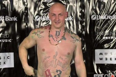 DESINGERICA PONOVO ŠOKIRAO JAVNOST: Novom objavom ZGROZIO pratioce, reagovala i naša pevačica - LUDAKU... (FOTO)