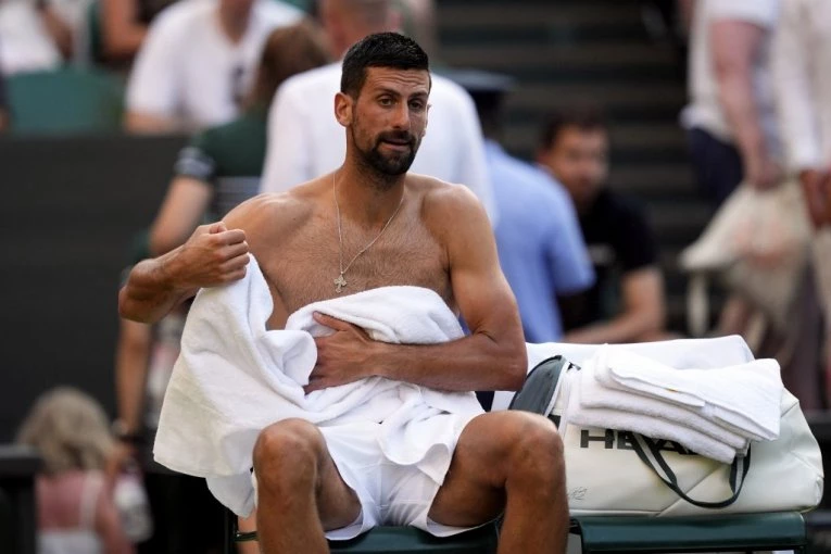 Skandal na Vimbldonu: Novak ušao u klinč sa njim, i ranije je provocirao Đokovića!