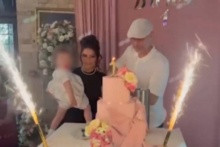 Sanja Maletić sa ćerkom i mužem