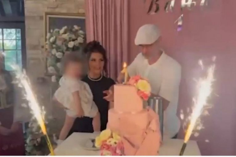 Sanja Maletić sa ćerkom i mužem