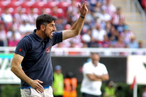 ŠOK TRANSFER ZA PAUNOVIĆA! Neće preuzeti Srbiju - stigla mu je primamljiva ponuda!