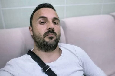 SMRTNI SLUČAJ RAZORIO NAŠEG PEVAČA! Objavljene stravične vesti, on se rastaje sa životom!