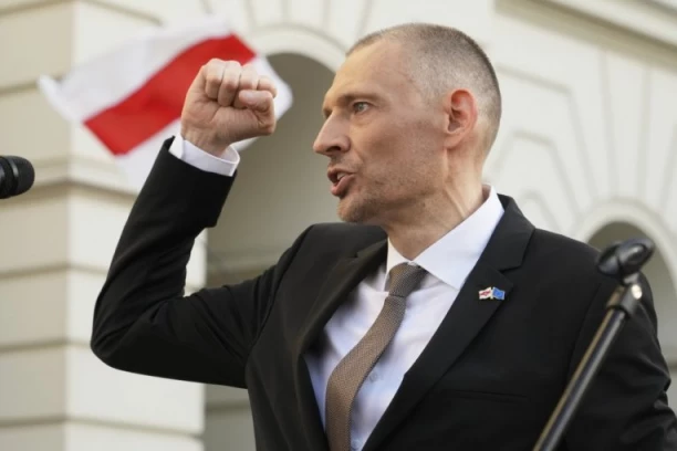 TIHANOVSKI MOLI ZA NOVČANU POMOĆ: Obećava snažan udarac "lukašizmu"