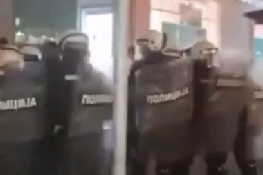 U BLOKADERSKOM DIVLJANJU POVREĐENA ČETIRI POLICAJCA! Oglasio se MUP povodom eskalacije nasilja u Vrbasu i Bačkoj Palanci