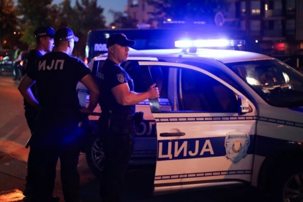 POZNATOJ REPERKI LOPOVI UPALI KUĆI, POLICIJA UHAPSILA NJU: Ono što su pronašli na licu mesta ih je ALARMIRALO!