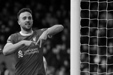 SNIMAK O ŽOTI KOJI ĆE VAS NAJEŽITI OD GLAVE DO PETE: Zbog ove pesme, danas ćete ridati krokodilske suze! (VIDEO)