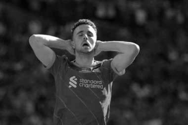 SRCEPARAJUĆA SUDBINA! Evo ko je SUPRUGA stradalog fudbalera Žote, rodila mu troje dece, venčali se pre 11 dana... (FOTO)