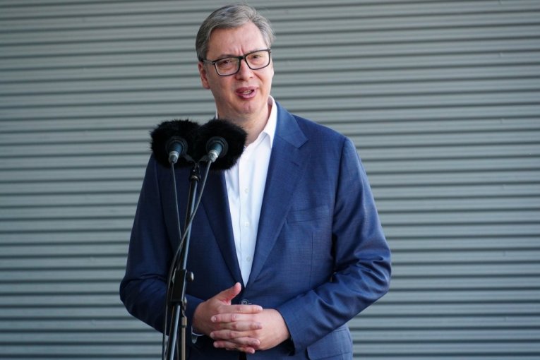 NUDE SMEĆE I KONTEJNERE, DRUGI FABRIKE! Vučić o rezultatima izbora u Kosjeriću: "Neverovatna promena u svesti građana"