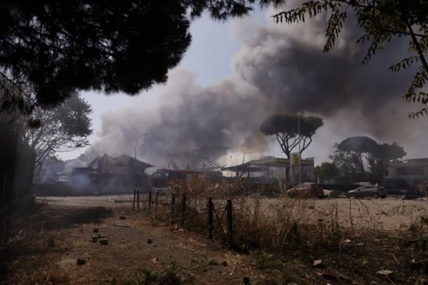 LJUDI TRČALI KRVAVI, CIKA I VRISKA NA SVE STRANE! Najmanje 21 osoba povređena u eksploziji benzinske pumpe u prestonici (VIDEO)