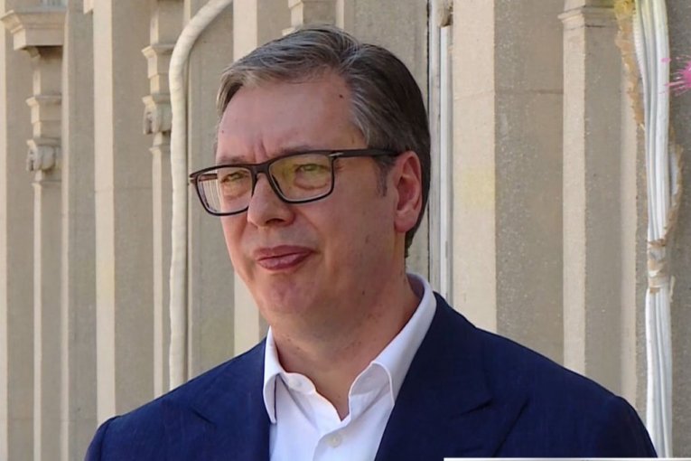 "SRBIJA IDE NAPRED, NASTAVLJAMO DA GRADIMO, DA NAŠI LJUDI ŽIVE BOLJE"! Vučić objavio šta je urađeno za svakog čoveka u ovoj državi! IMAO PORUKU I ZA BLOKADERE! (VIDEO)