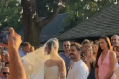 OŽENIO SE GLUMAC IZ "TAJNE VINOVE LOZE"! Svojoj prelepoj koleginici NA OVOM ZNAČAJNOM MESTU izgovorio sudbonosno "DA"!