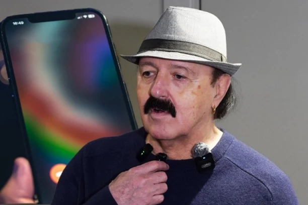 SNIMAK HARISA DŽINOVIĆA DOSPEO U RUKE NJEGOVOG KOLEGE, USLEDIO LOM! Pevač ovo mora da objasni kako zna i ume!