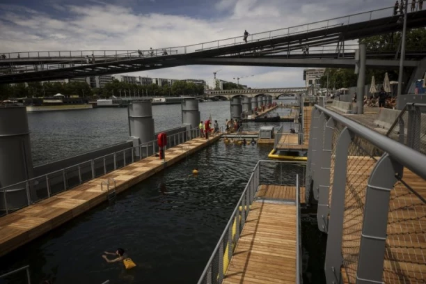 NAKON VIŠE OD STO GODINA: Parižani ostvarili vekovni san (VIDEO)