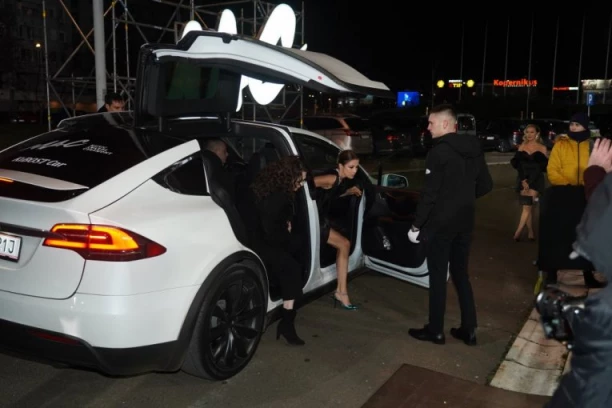 ŠUTNULA BOGATOG MOĆNIKA, PA SE UDALA ZA MLADOG SLIKARA! Bila je miljenica publike, a onda nestala bez traga - OTKRIVENI DETALJI!