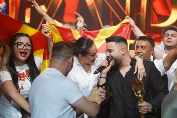 OVO NISTE ZNALI O POBEDNIKU "ZVEZDA GRANDA": Napustio Kosovo i Metohiju zbog RATA, a poznati otac ima DRUGAČIJE prezime - evo zašto!