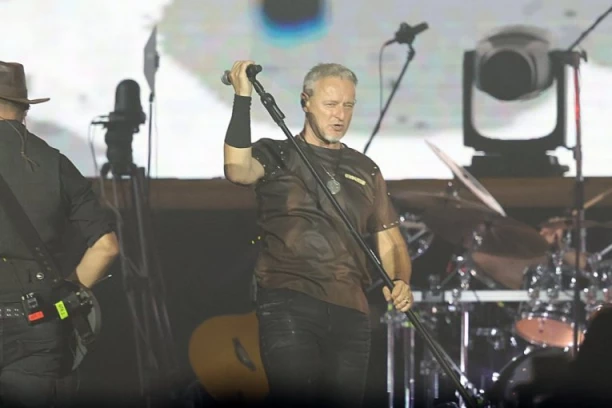 NOVI SKANDAL NA TOMPSONOVOM KONCERTU! Ustaški poklič "Za dom spremni" prvi put nakon što ga je Zagreb zabranio (VIDEO)